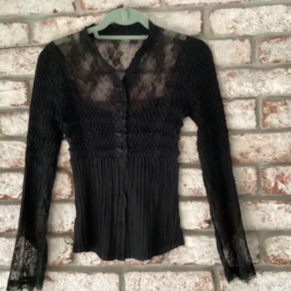 Woman’s sheer black blouse - Picture 4 of 4